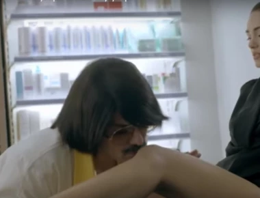 Έξαλλοι οι φαρμακοποιοί: «Σεξιστική η διαφήμιση του Τόνι Σφήνου»! (φώτο-βίντεο)